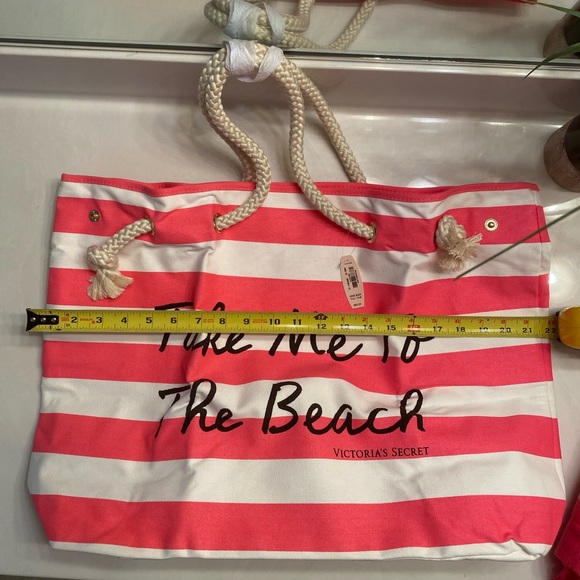 Victoria secret beach tote and blanket - Picture 5 of 10